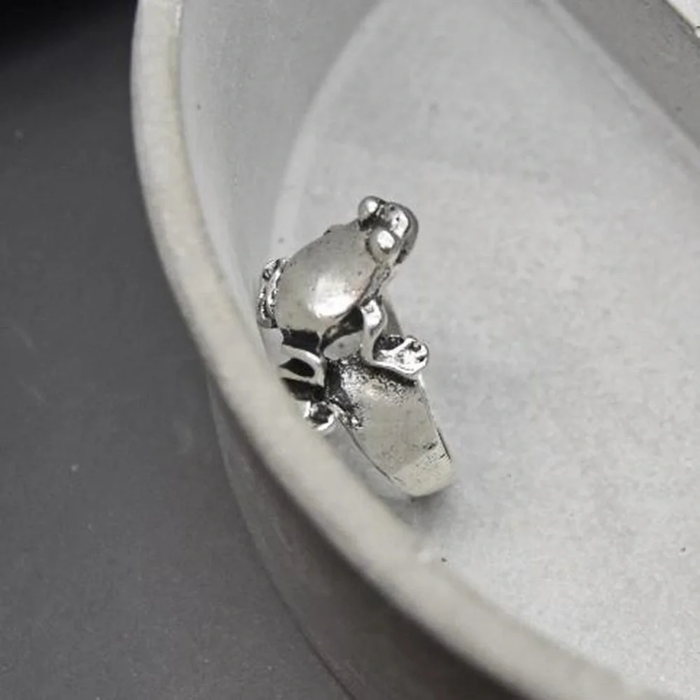 Silver Frog Ring